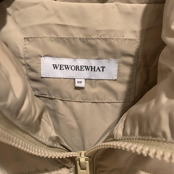 Price is firm. WeWoreWhat Snap Off Sleeve Puffer Jacket In Oat. - Picture 4 of 9